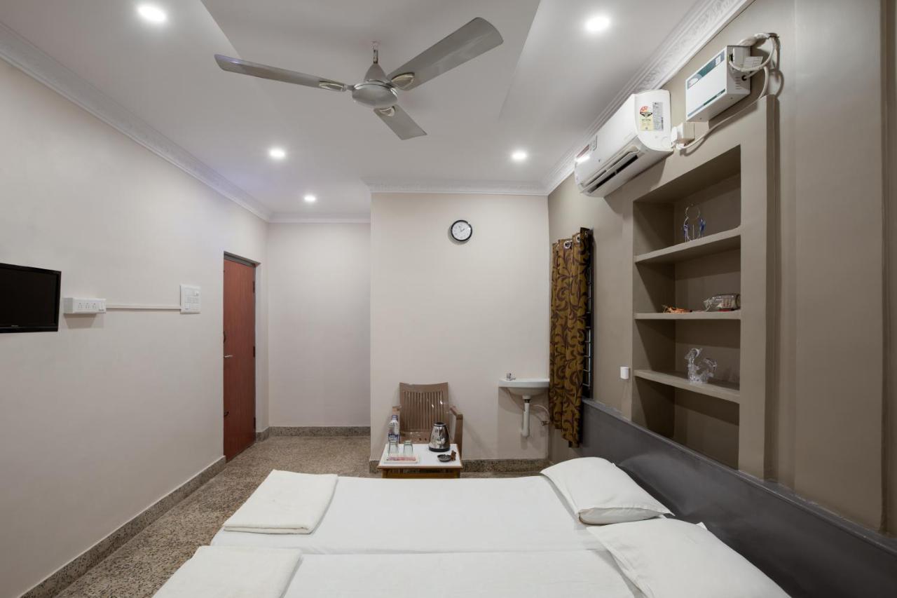 Hotel Akmg Диндигъл Екстериор снимка