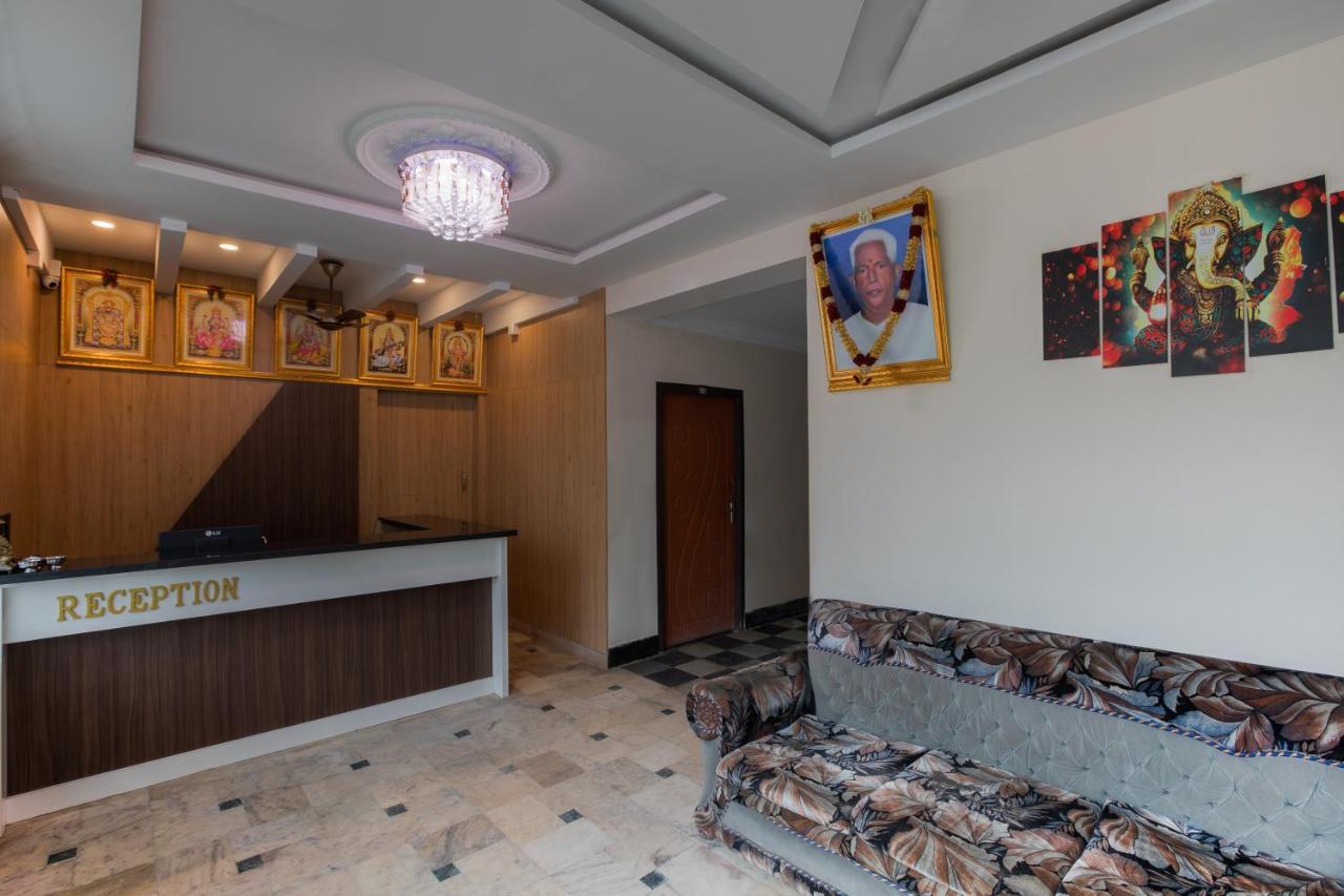 Hotel Akmg Диндигъл Екстериор снимка